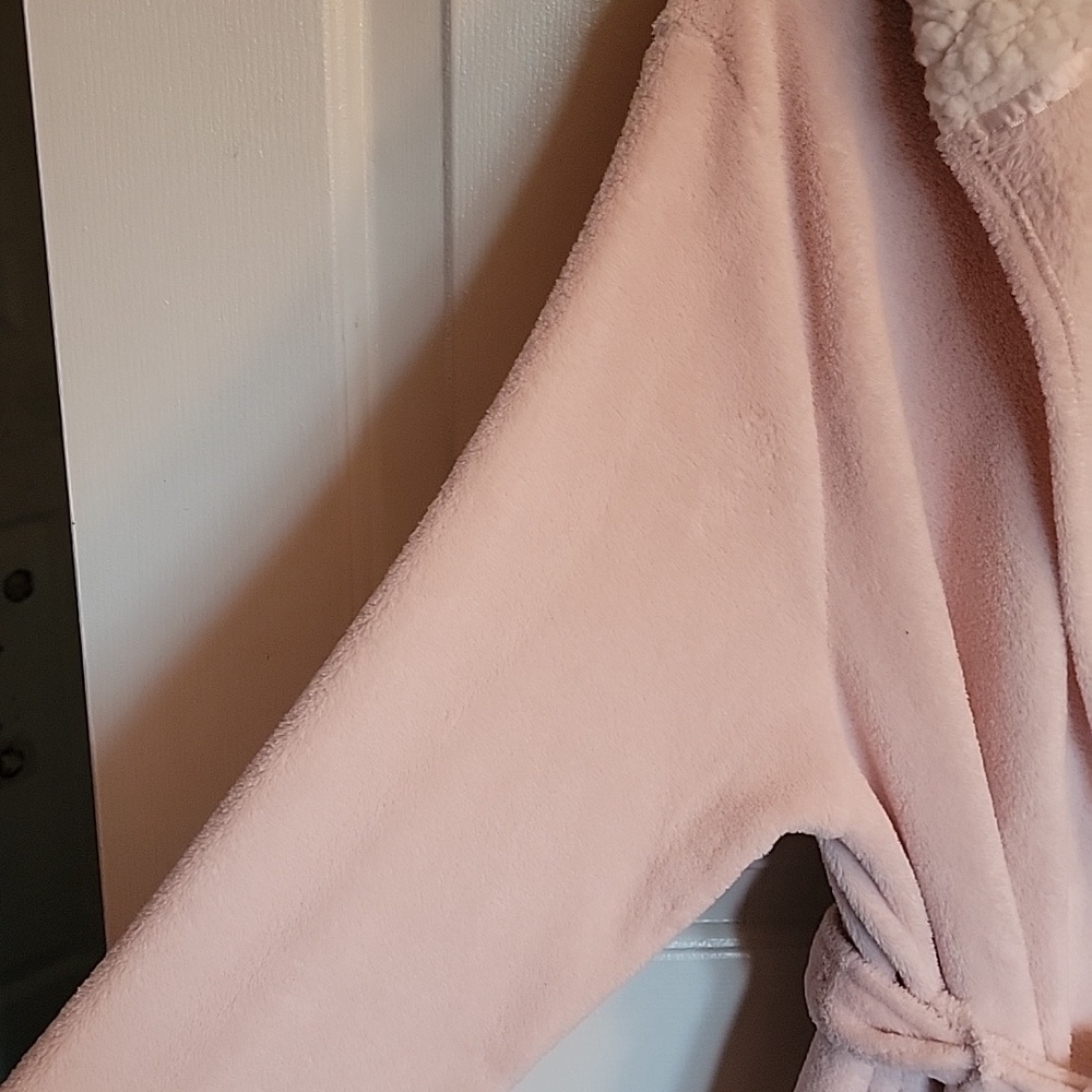 Ulta, so amazingly SOFT bathrobe, light pink and cream, L/XL. NWOT. - Picture 7 of 9